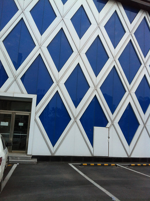 家電、家具和建筑鋼化玻璃釉料在玻璃幕墻上的運用